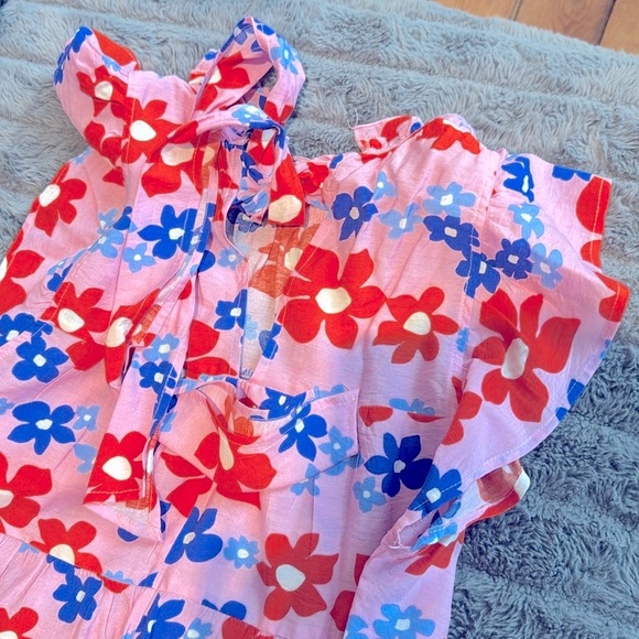 Entro floral blouse with ruffled & bow at neckline Size S like new condition - Picture 4 of 8